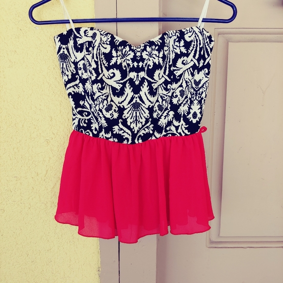 Clothes - Picture 12 of 16